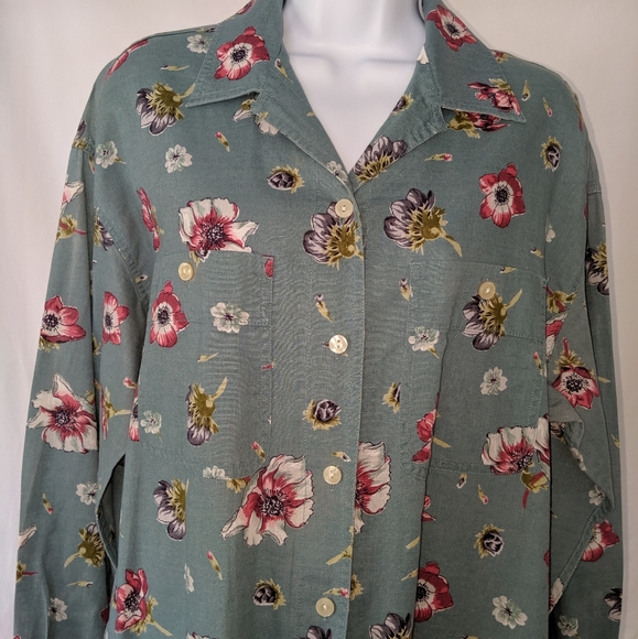 Flower Button Up - Picture 2 of 3
